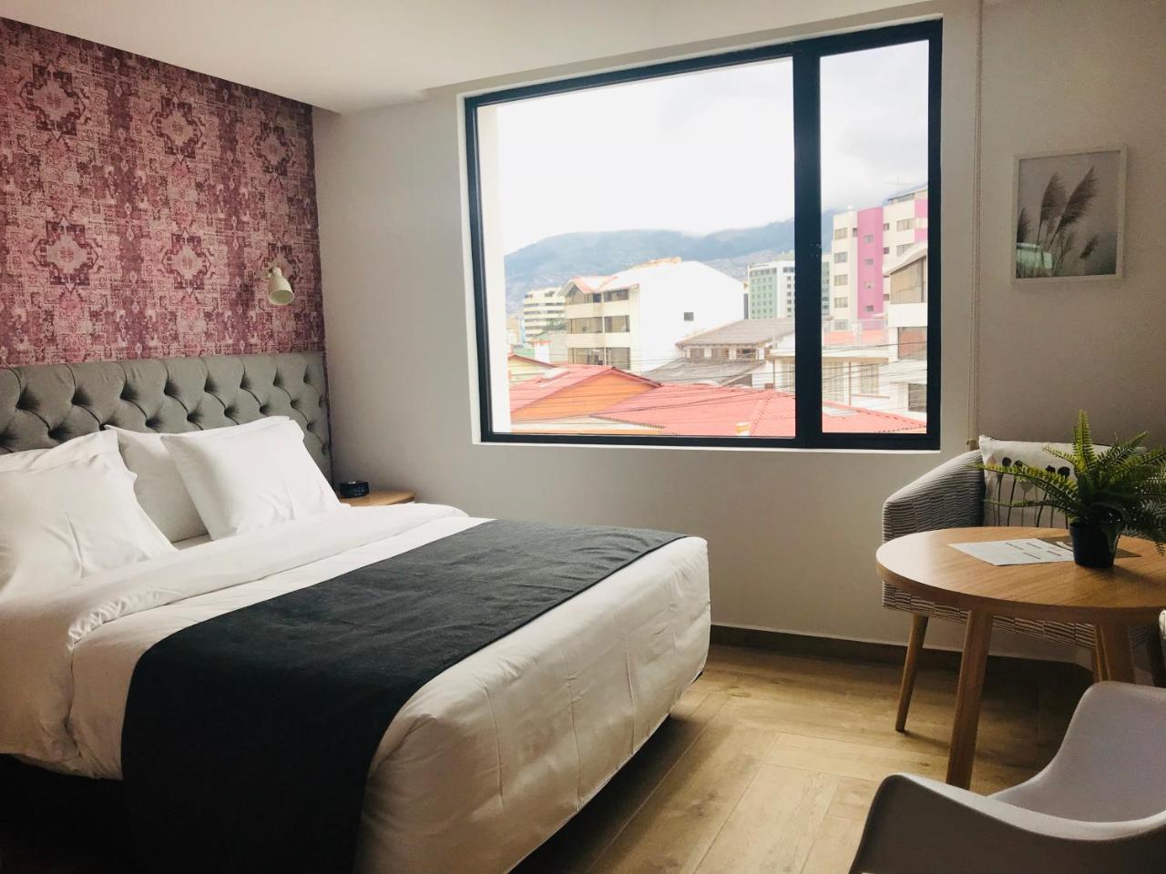 Kaia Hotel Quito Esterno foto